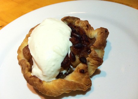 Che Baba apple rasin tart