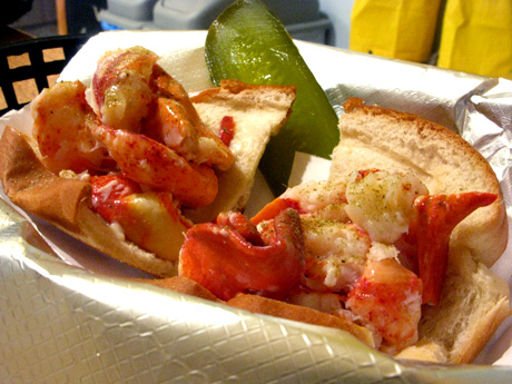 lobster-roll-at-Lukes